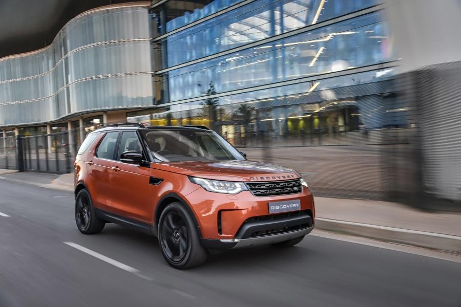  Land Rover Discovery First Edition 2017 года  (ZA) (фото 7 из 11)